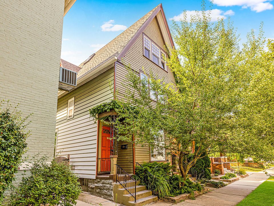 1st image of 1509 N Astor St #1509