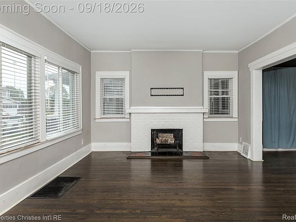 3rd image of 800 Jewell St