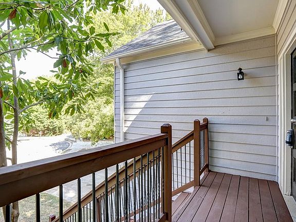 4th image of 85 Stone Forest Ct