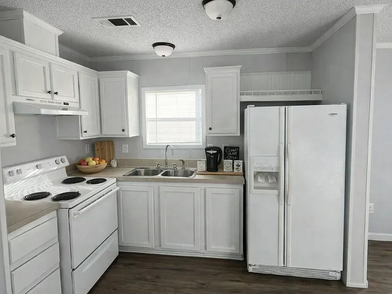 Avon Park Village II — Photo 133