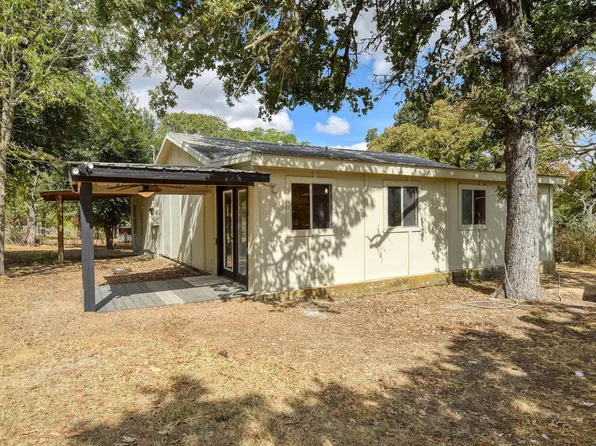 176 Lacy Dr, Elgin, TX 78621