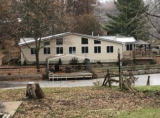7840 Island Dr, Montgomery, MI 49255