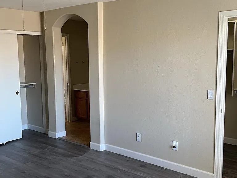 8503 S 49th Ln — Photo 12