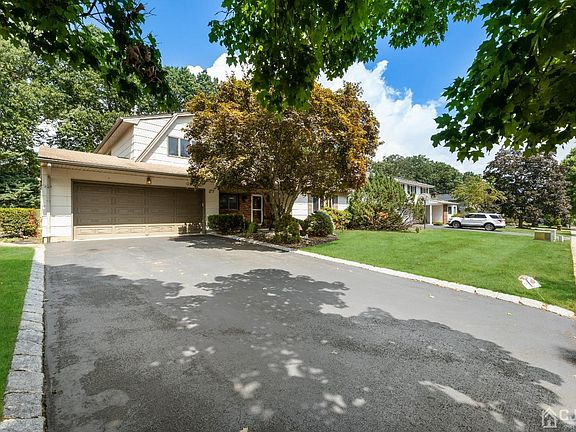 2nd image of 27 London Dr
