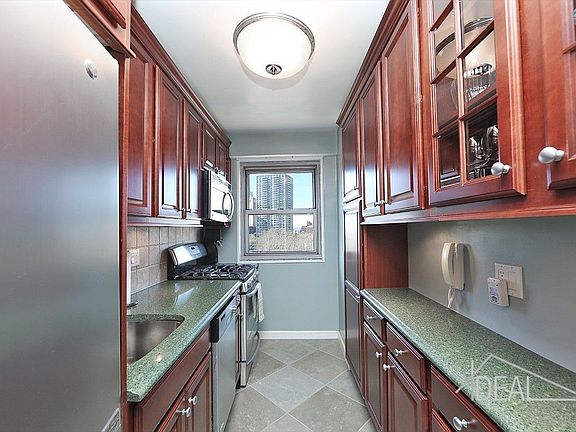 5th image of 175 Adams St APT 12A