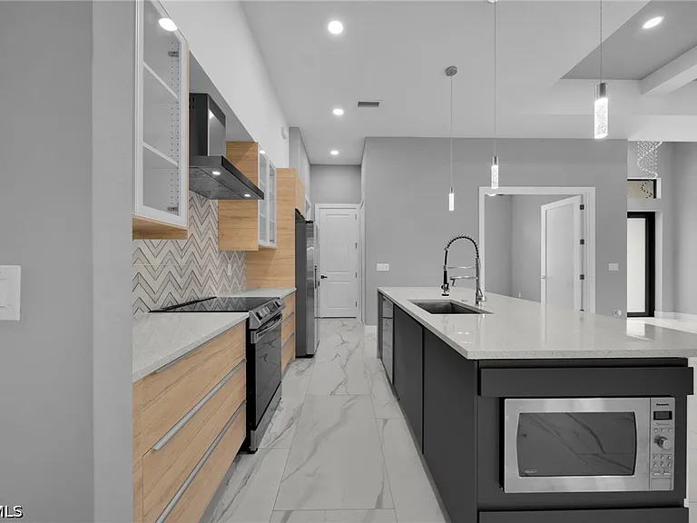 1201 SW 8th Pl — Photo 10