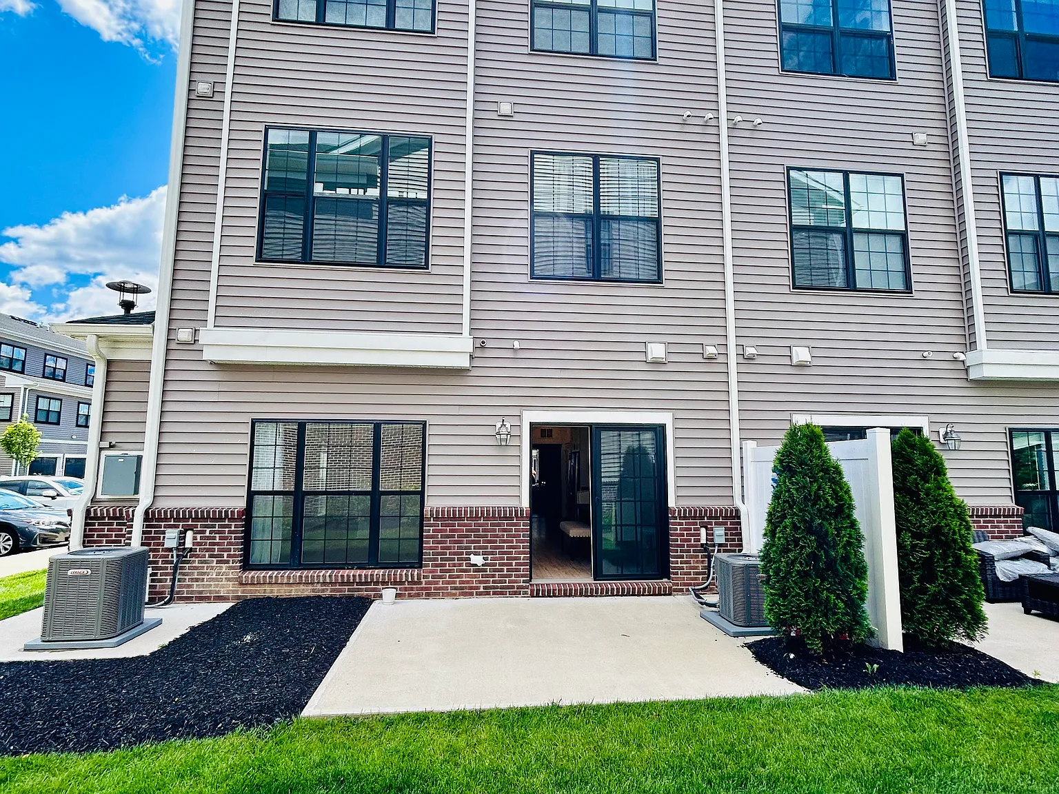 2 bed, 1500 sqft, $3,650 — Photo 1