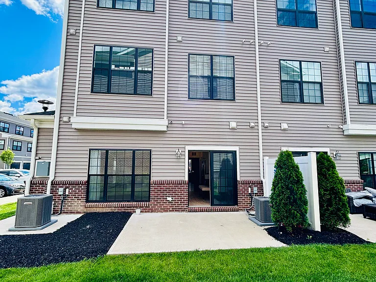 32 Harvest Way — Photo 1
