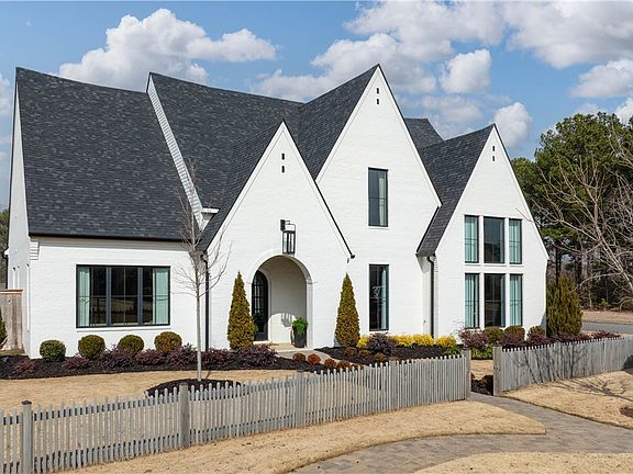 2nd image of 6165 Shrewsbury Ln