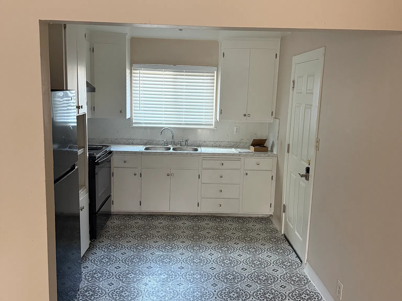 2 bed, 676 sqft, $1,875 — Photo 2