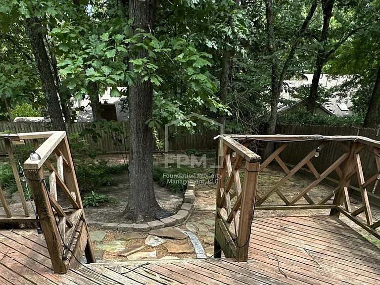 8559 Chippingham Dr — Photo 13