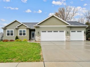 6902 Underwood Ave SW, Cedar Rapids, IA 52404