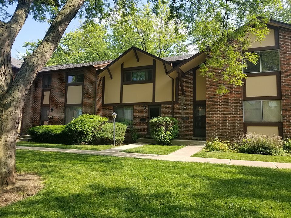 1st image of 18W169 Standish Ln
