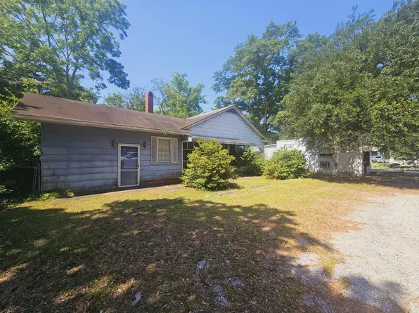 1304 Hampton St, Walterboro, SC 29488