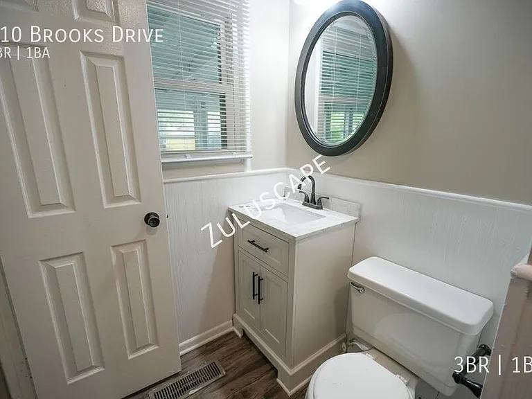 710 Brooks Dr — Photo 15