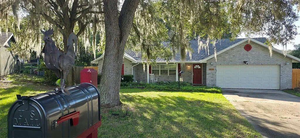 3 bed, 2.0 bath, 1646 sqft, $2,400 — Photo 4