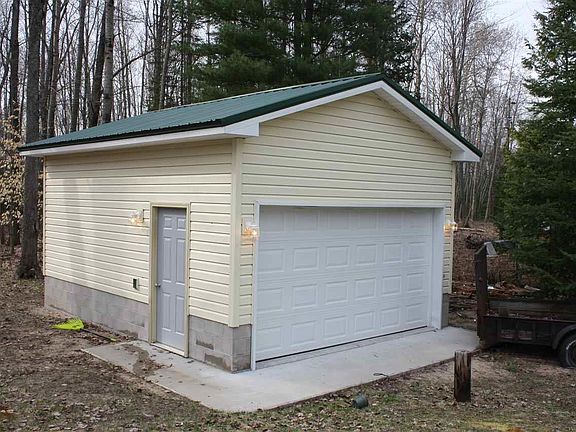 2nd image of 1223 Wa Ba Tesse Dr NE
