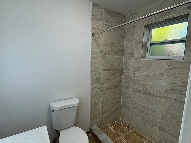851 NW 20th Ave — Photo 5