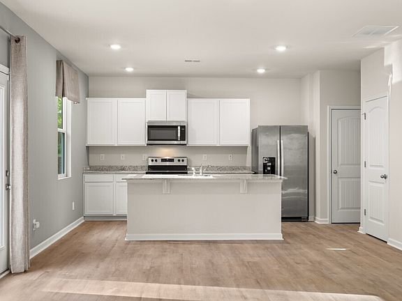 4th image of 357 Creekview Way