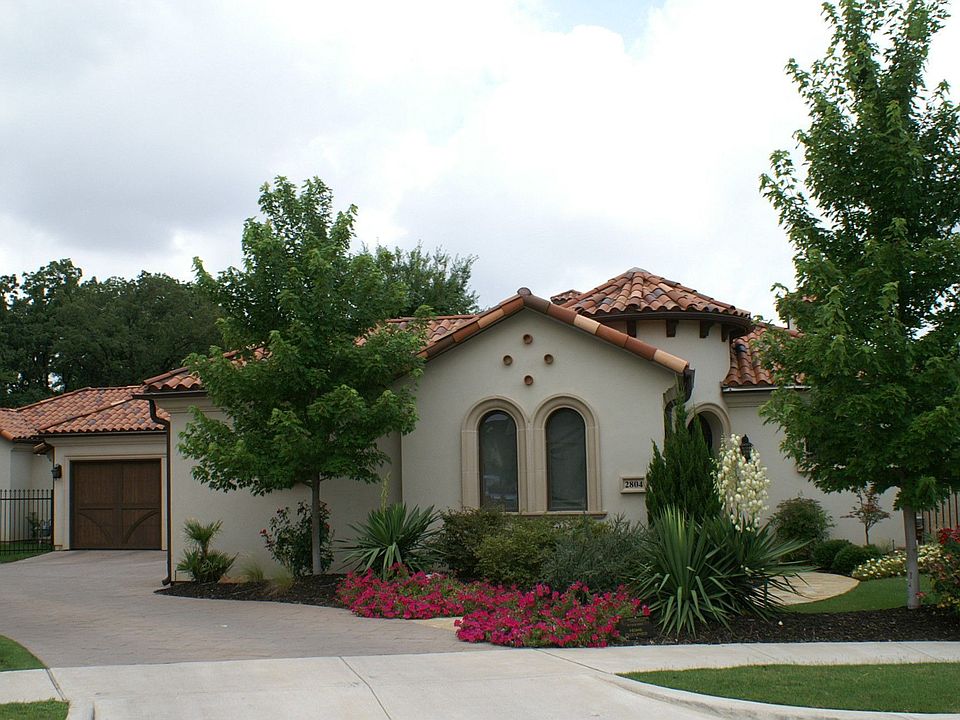 1st image of 2804 Cotswold Ct
