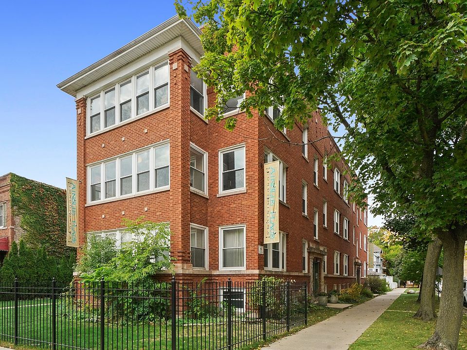 1st image of 3303 W Ainslie St #2