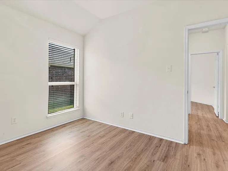 1729 Park Trails Blvd — Photo 34