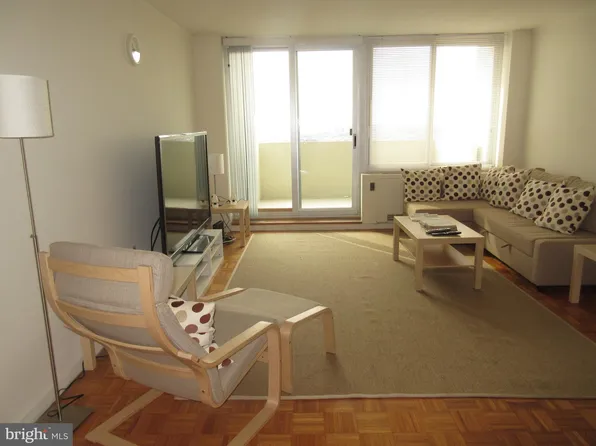 604-36 S Washington Sq APT 2915, Philadelphia, PA 19106