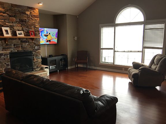 2nd image of 6027 Lonetree Way