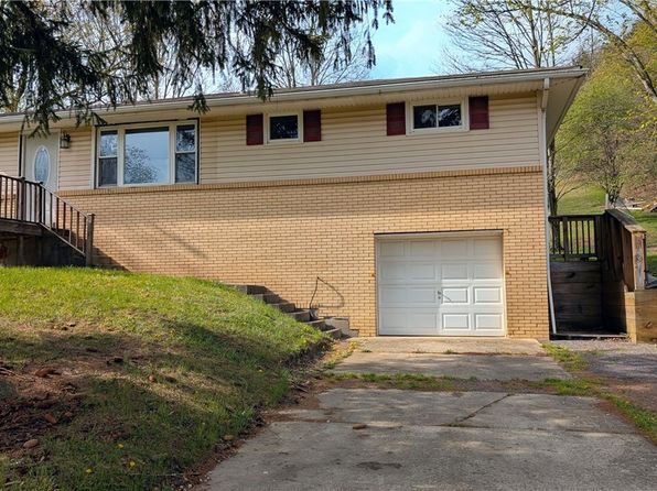 76 Edison Ln, New Cumberland, WV 26047