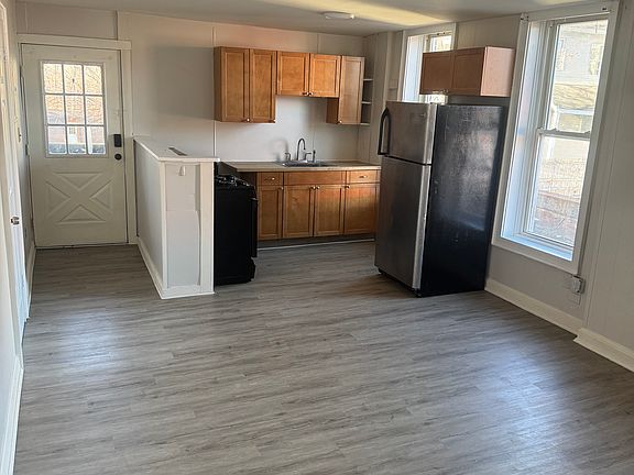 2nd image of 87 N Main St APT 4