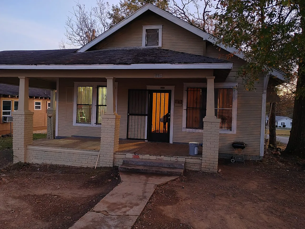 3 bed, 2.5 bath, 1300 sqft, $1,080 — Photo 1