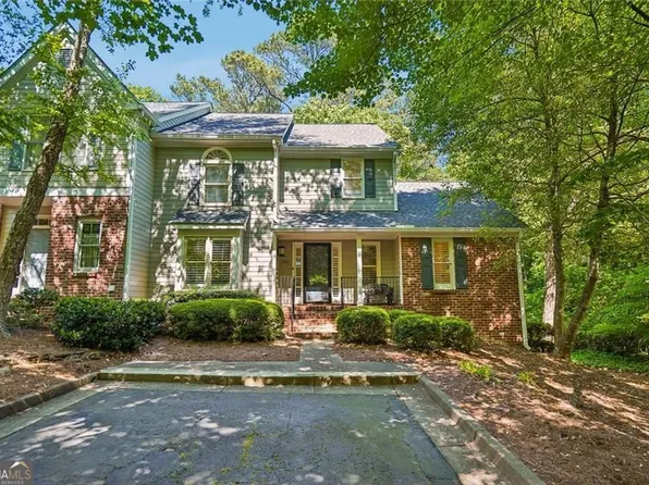 301 River Glen Dr, Roswell, GA 30075
