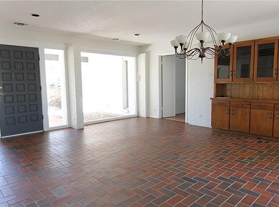 5th image of 8109 Meadowbrook Dr