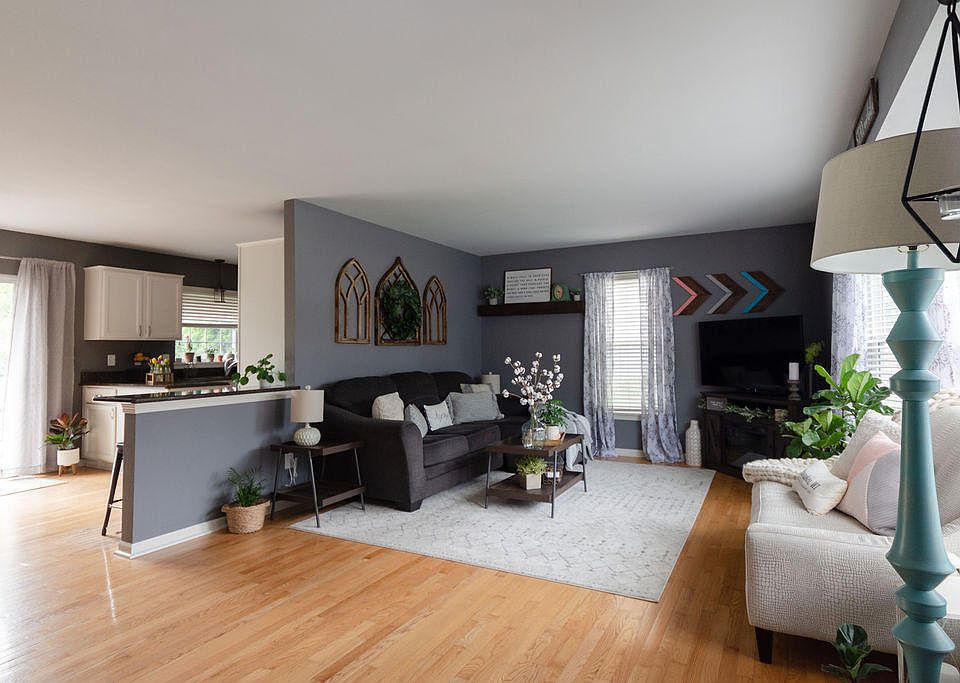 1st image of 484 Laurelwood Ct