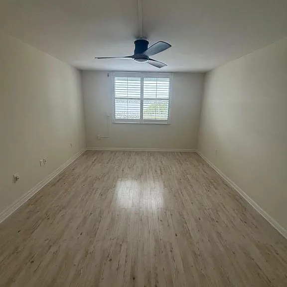 925 N Halifax Ave — Photo 18