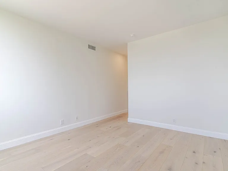 1305 N Columbus Ave #208 — Photo 20