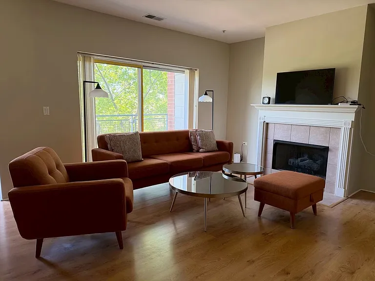 1222 Chicago Ave #402 — Photo 2