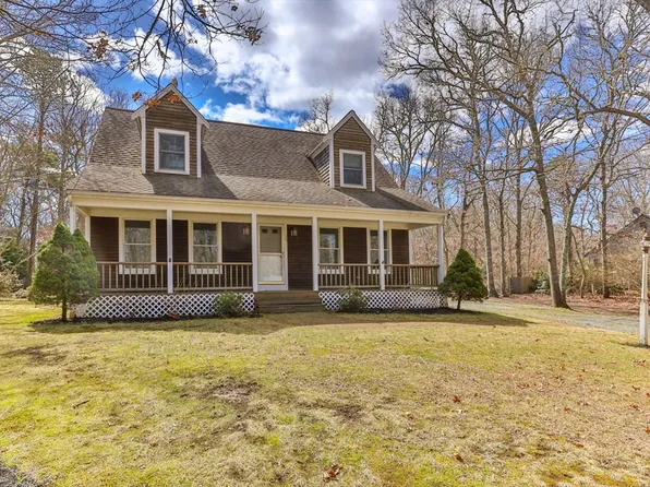 25 Kerry Dr, Barnstable, MA 02630