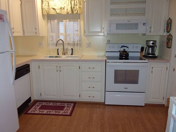 3rd image of 7023 Harbor View Dr #12