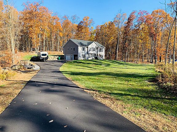 2nd image of 12 Stone Oaks Dr