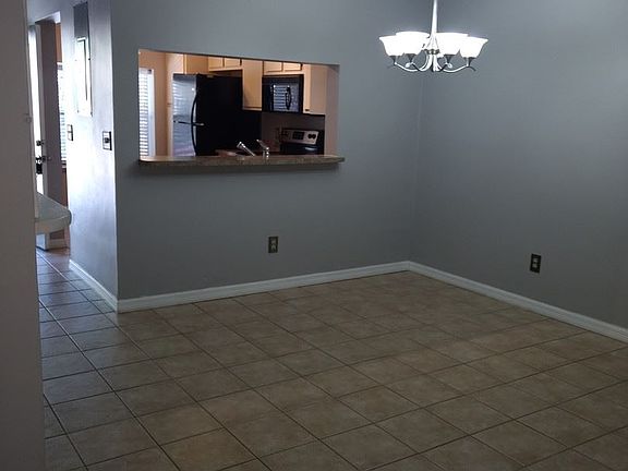 3rd image of 199 Sandlewood Trl