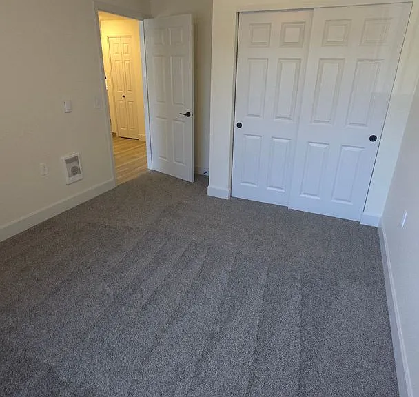 Winfou06-Columbia Village Apartments — Photo 17