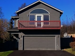8948 Birch Park Cir, Eagle River, AK 99577