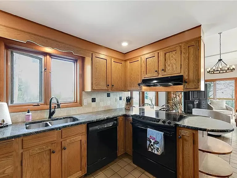 5218 Foxcroft Dr — Photo 12