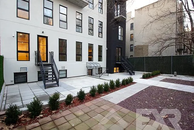 196 Freeman St — Photo 6