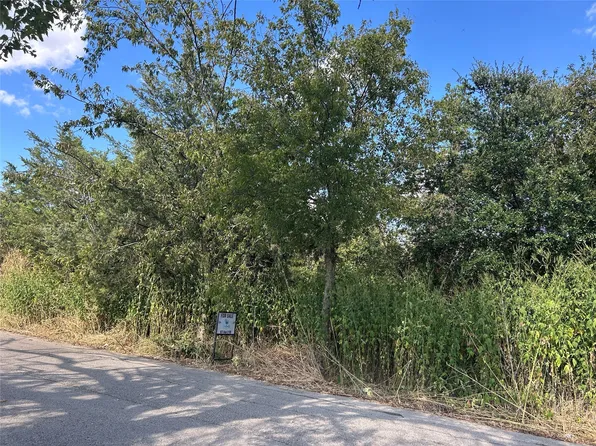 203 Inez Hardy Way, Grandview, TX 76050