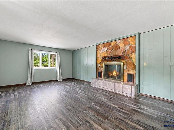 2nd image of 340 W Pne