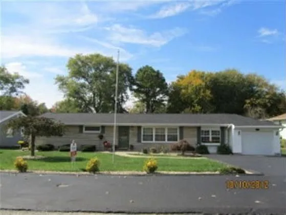 319 Eastwood Dr photo 1
