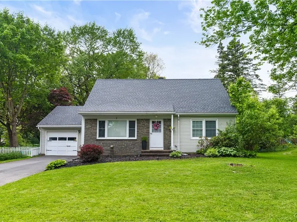 213 Washington Dr, New Hartford, NY 13413