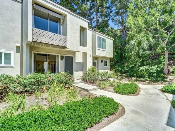 307 N Singingwood St Unit 8, Orange, CA 92869